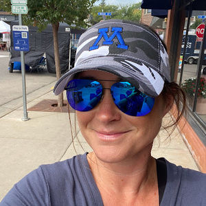 Meet your Posher, Cally